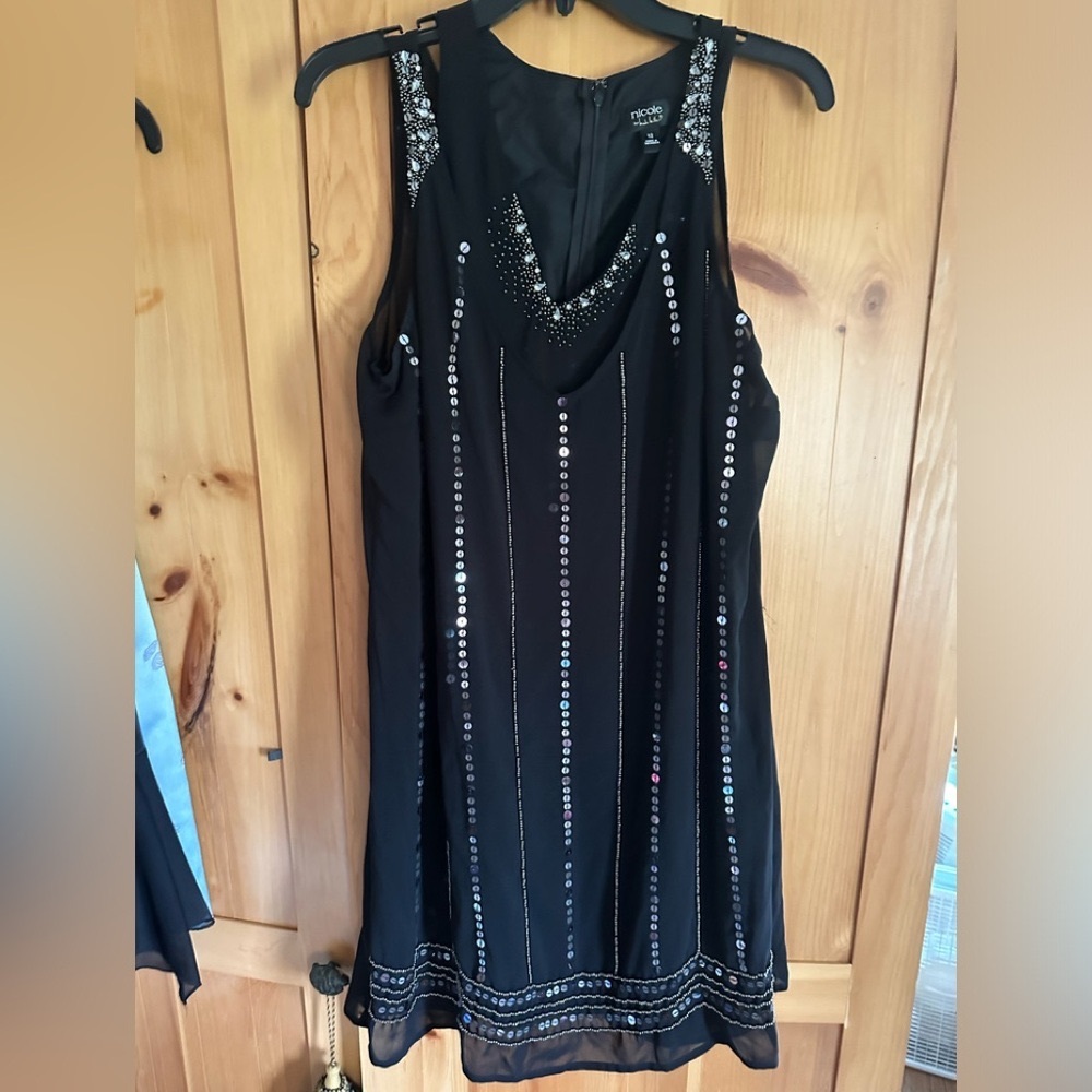 Nicole by Nicole Miller - Classic Black Short Dress size 12. - gorgeous beading